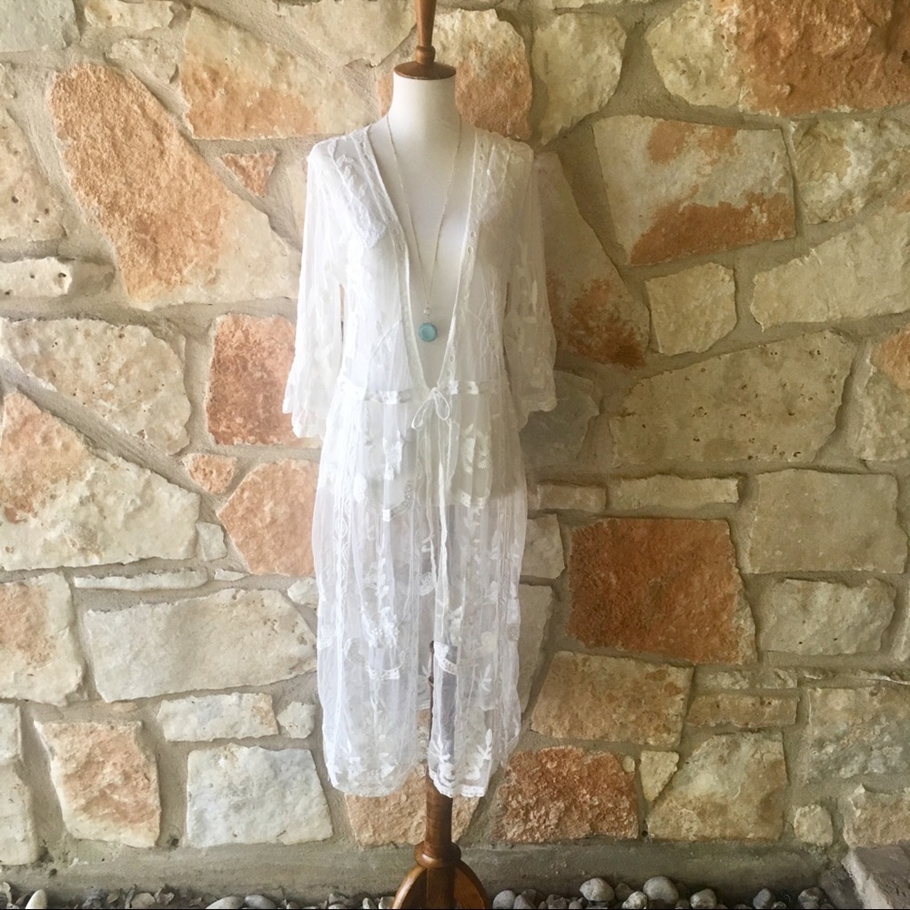 5⭐️Fave! Windermere Rose Lace Duster - Picture 5 of 7